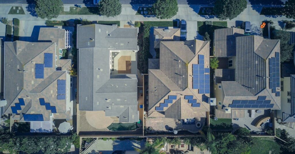 découvrez le fonctionnement, l'utilité et les avantages d'un onduleur photovoltaïque pour optimiser la production et la gestion de l'énergie solaire dans votre installation.